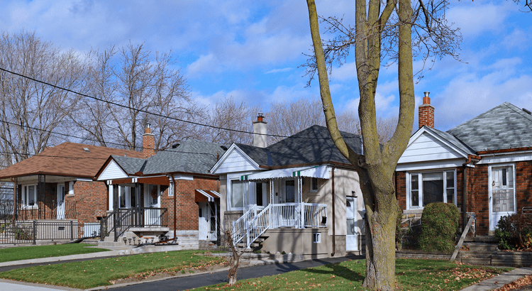 4 Reasons Your House Is High on Every Buyer’s Wish List This Season Simplifying The Market