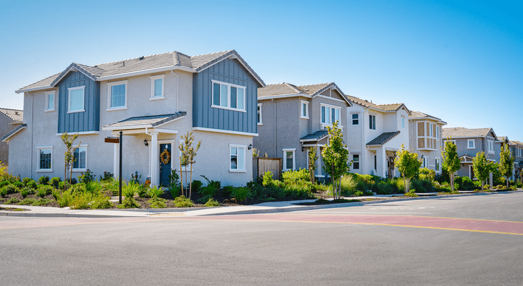 Your House Hasn’t Sold Yet. Should You Rent It Out Instead? Simplifying The Market